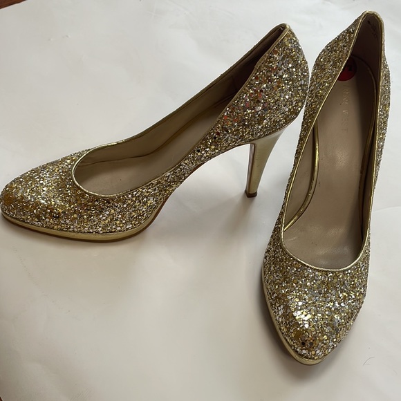 Sparkly gold shoes - Picture 2 of 4
